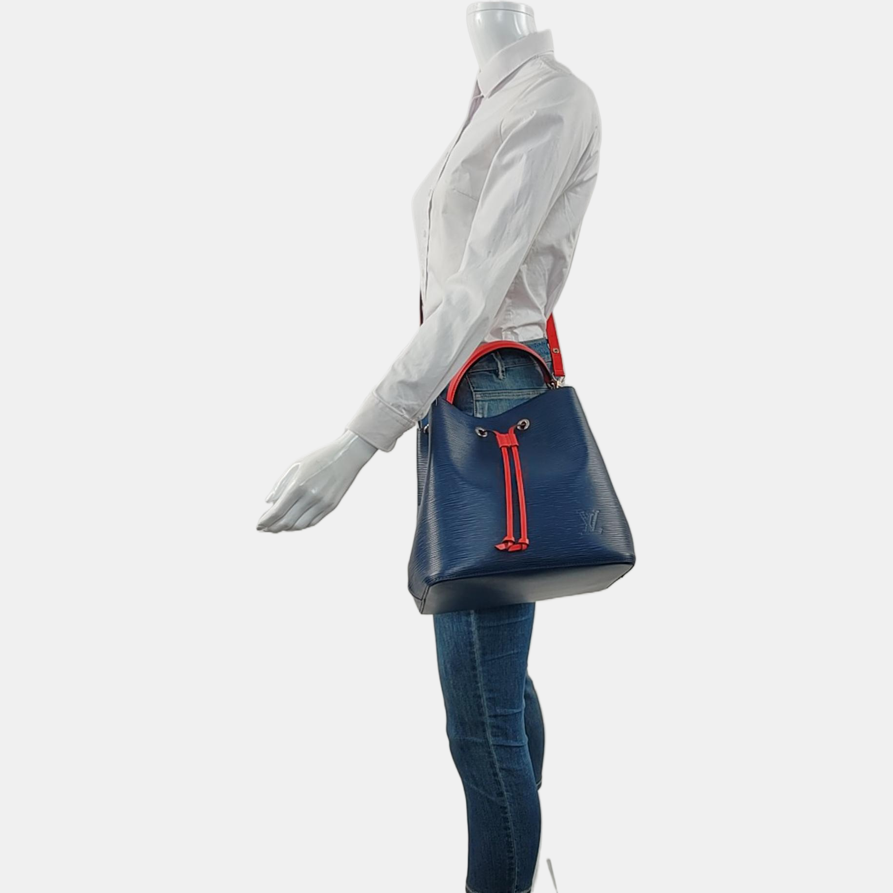 Authenticated pre-owned  NéoNoé MM Calfskin Blue - Shoulder Bag at Looply