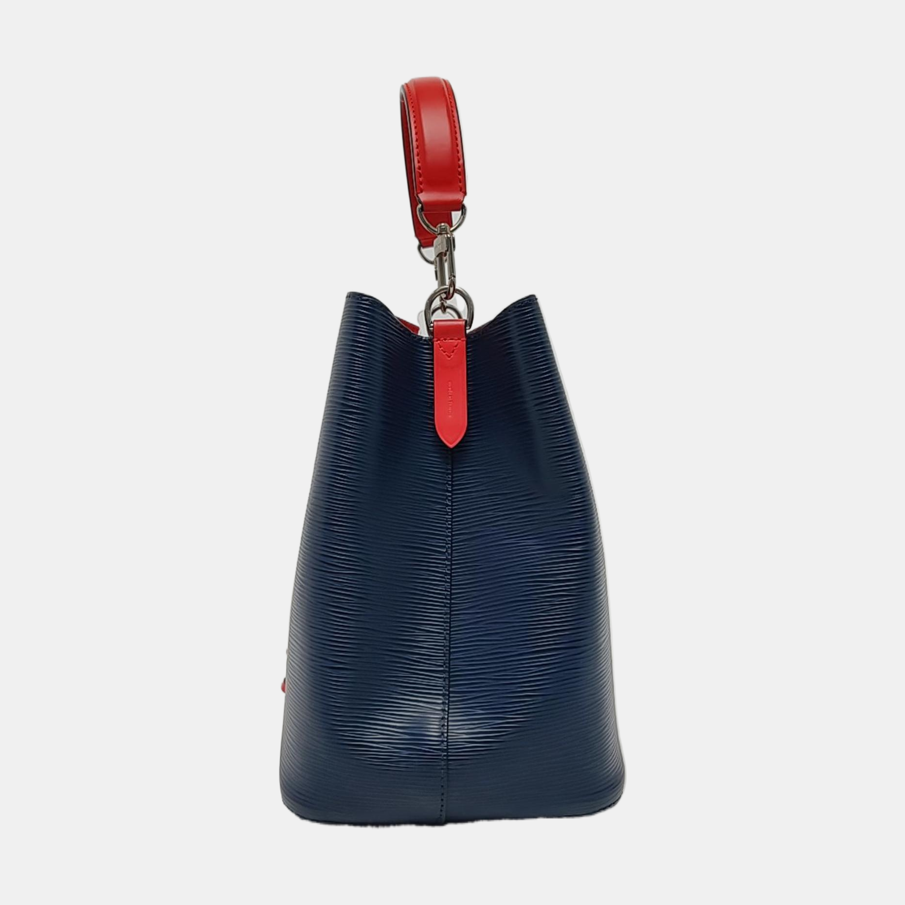 Authenticated pre-owned  NéoNoé MM Calfskin Blue - Shoulder Bag at Looply