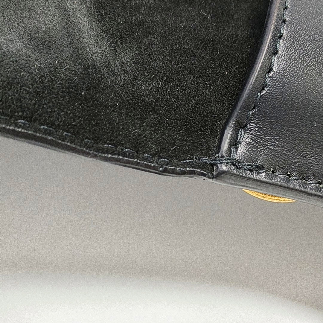 Authenticated pre-owned  Saddle Calfskin Black - Belt Bag at Looply