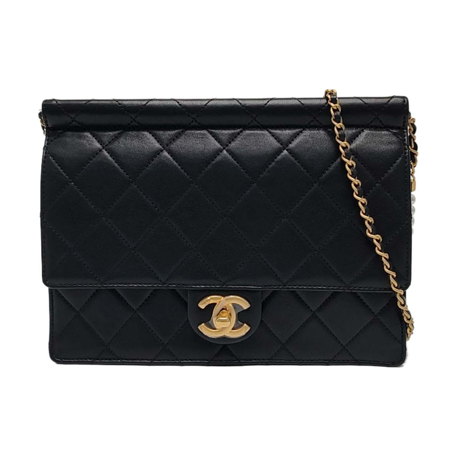 Authenticated pre-owned  Classic Flap Quilted Calfskin Black - Shoulder Bag at Looply