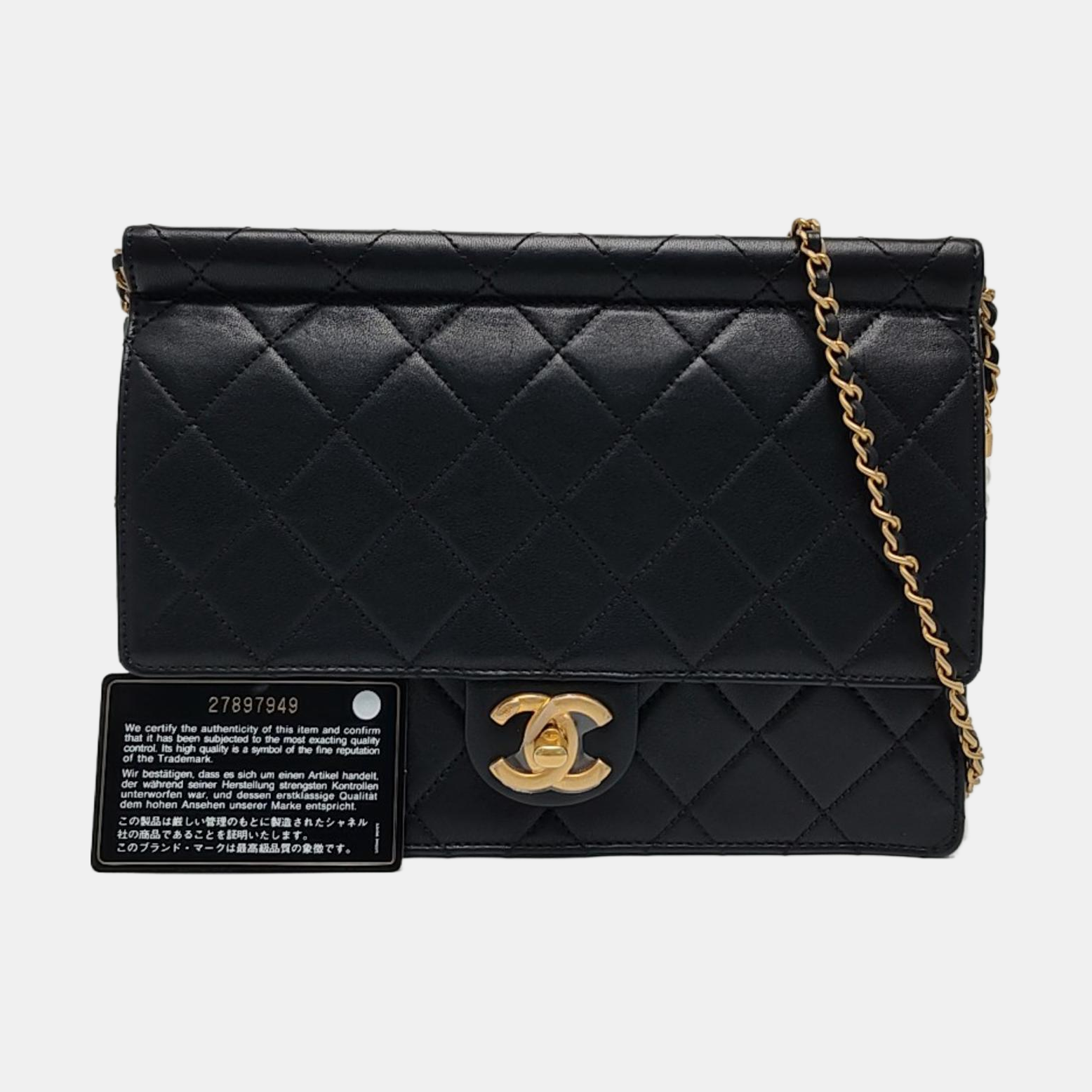 Authenticated pre-owned  Classic Flap Quilted Calfskin Black - Shoulder Bag at Looply