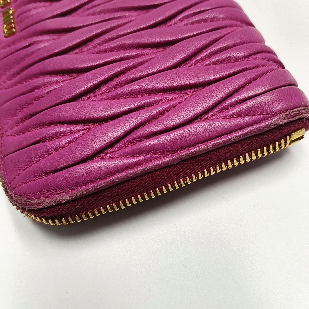 Authenticated pre-owned  Matelassé Quilted Lambskin Pink Wallet - Wallet at Looply