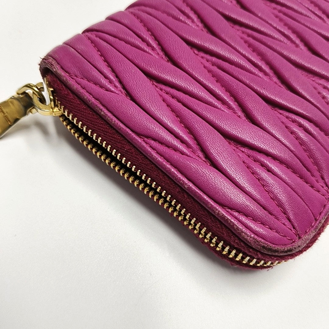 Authenticated pre-owned  Matelassé Quilted Lambskin Pink Wallet - Wallet at Looply