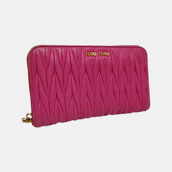 Authenticated pre-owned  Matelassé Quilted Lambskin Pink Wallet - Wallet at Looply