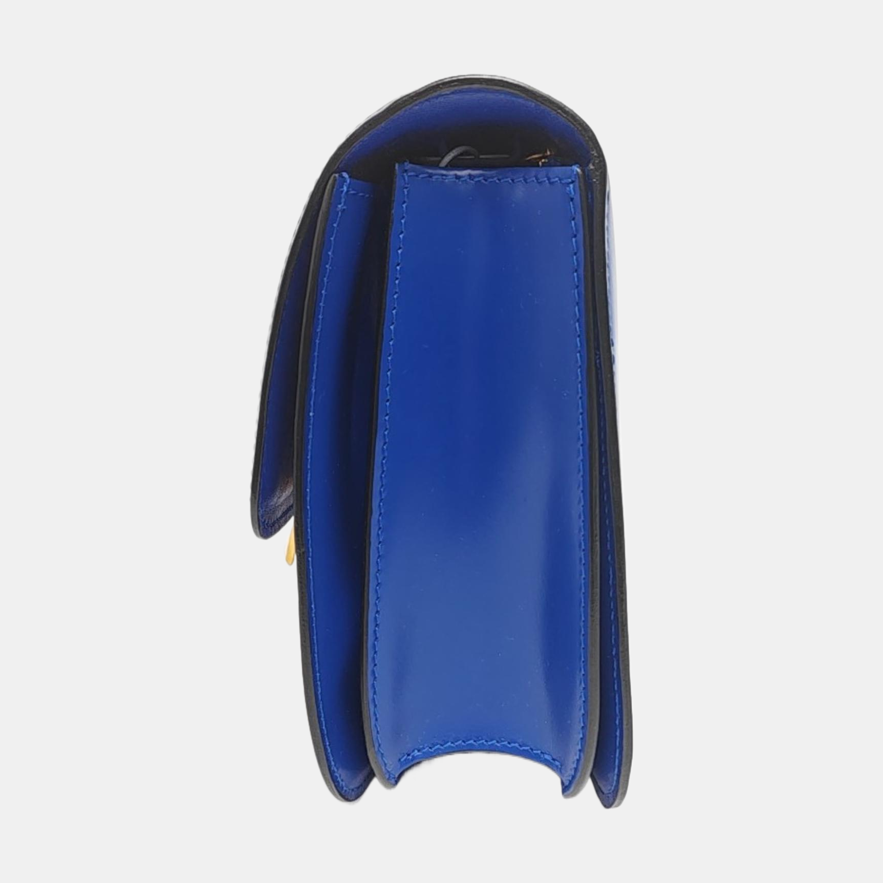 Authenticated pre-owned  Classic Box Medium Calfskin Blue - Shoulder Bag at Looply
