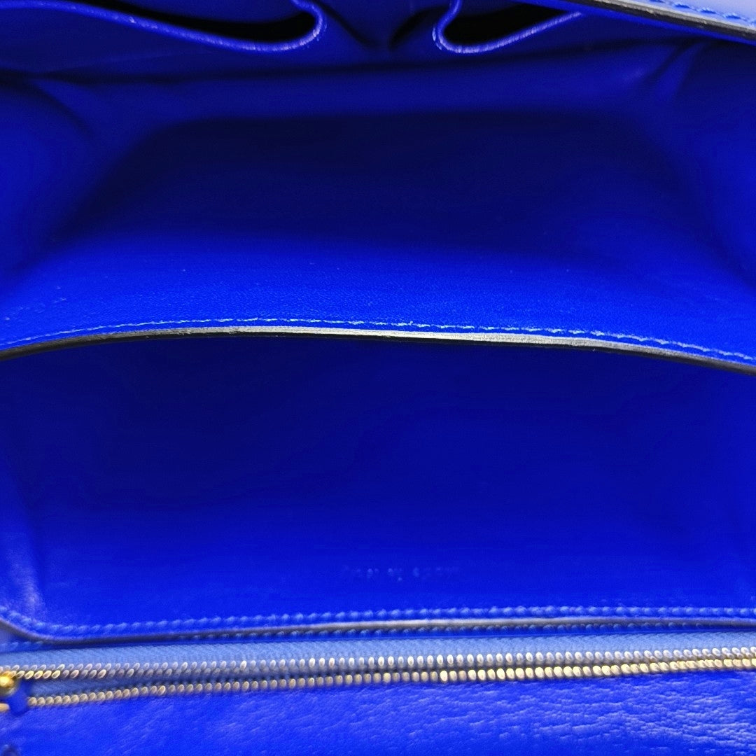 Authenticated pre-owned  Classic Box Medium Calfskin Blue - Shoulder Bag at Looply