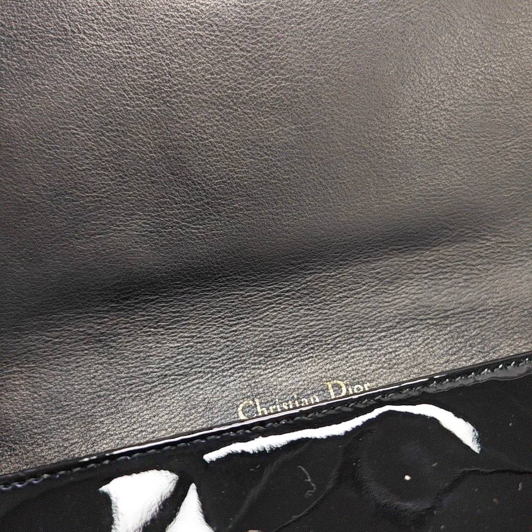 Authenticated pre-owned  Lady Dior Cannage Patent Leather Black - Shoulder Bag at Looply