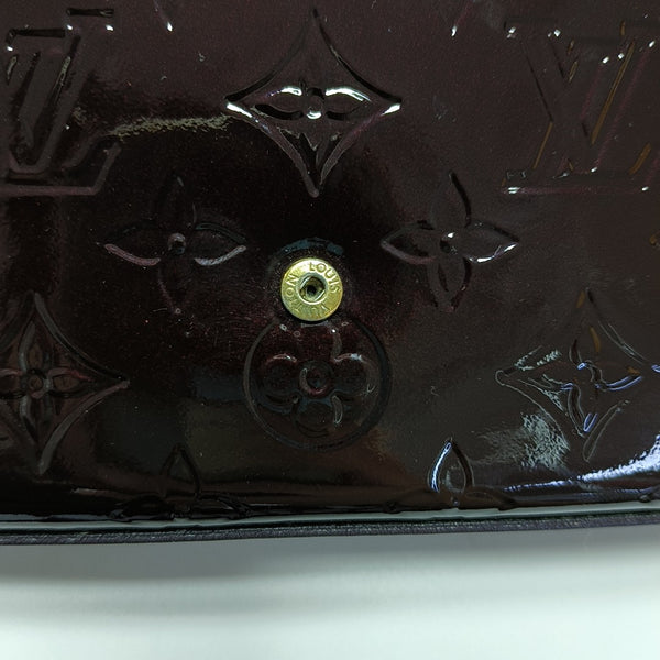 Authenticated pre-owned  Félicie Monogram Patent Leather Burgundy - Shoulder Bag at Looply