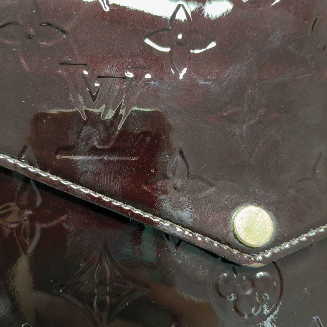 Authenticated pre-owned  Félicie Monogram Patent Leather Burgundy - Shoulder Bag at Looply