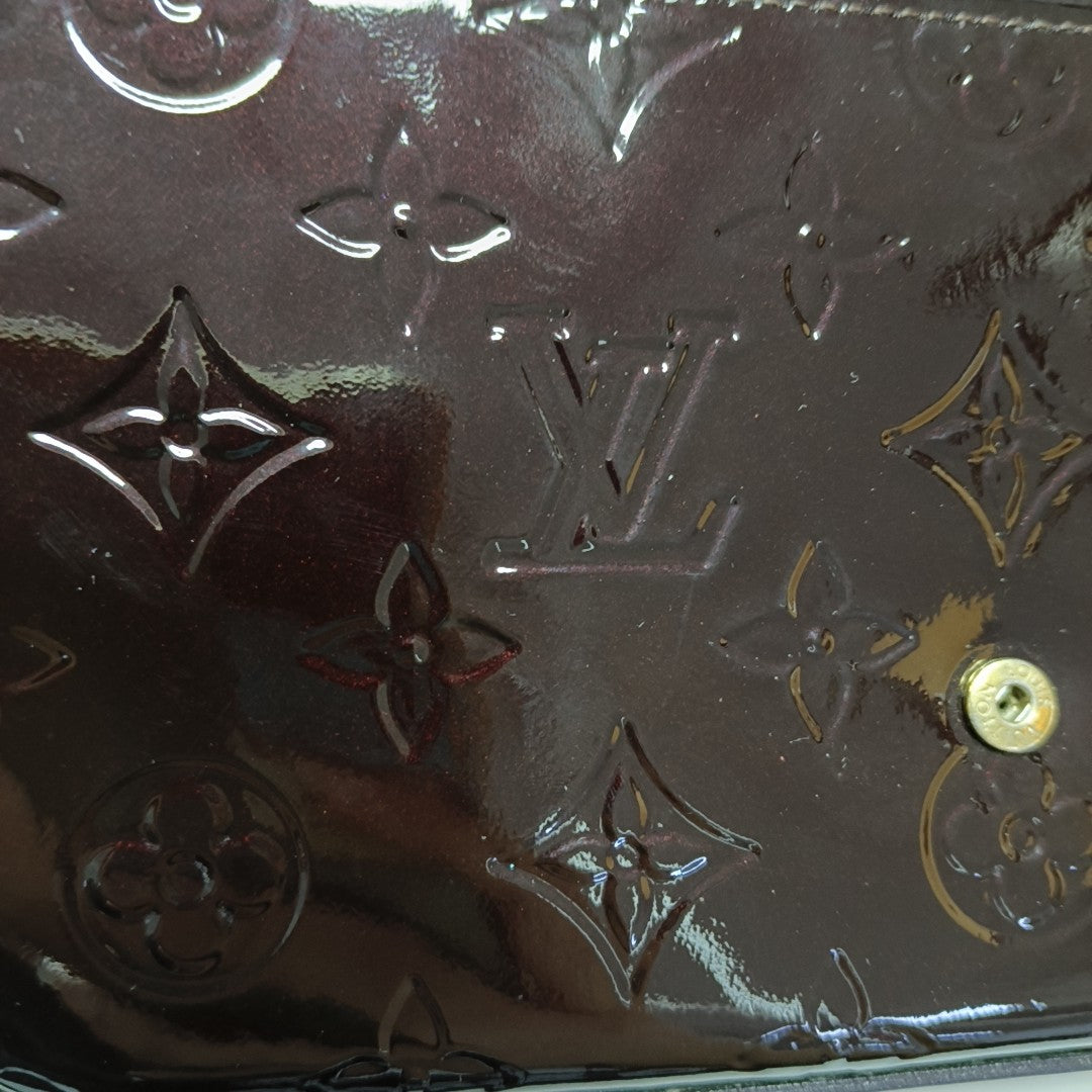Authenticated pre-owned  Félicie Monogram Patent Leather Burgundy - Shoulder Bag at Looply