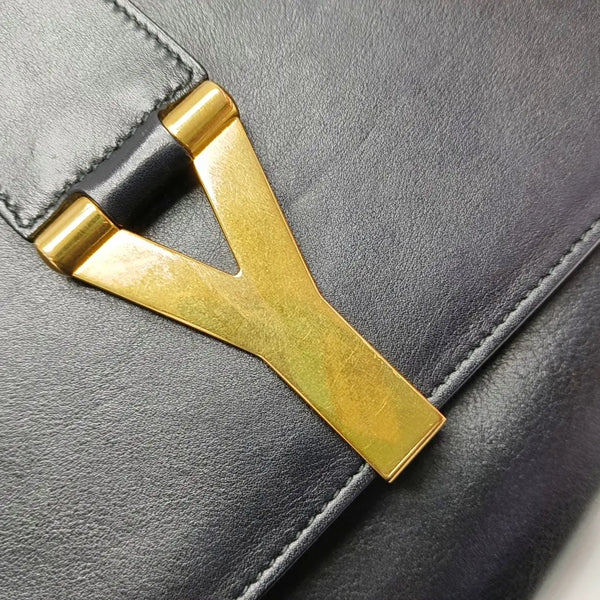 Authenticated pre-owned  Chyc Y Ligne Calfskin Black - Clutch at Looply