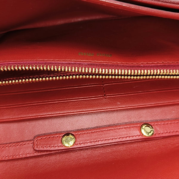 Authenticated pre-owned  Matelassé Lambskin Red - Shoulder Bag at Looply