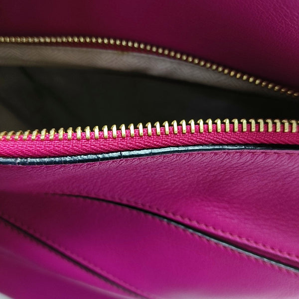 Authenticated pre-owned  Puzzle Small Calfskin Pink - Shoulder Bag at Looply