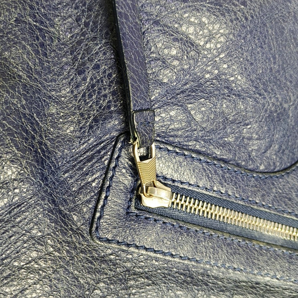 Authenticated pre-owned  Classic City Calfskin Blue - Shoulder Bag at Looply