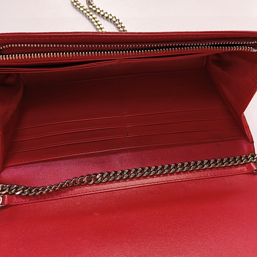 Authenticated pre-owned  Diorama Calfskin Red - Shoulder Bag at Looply