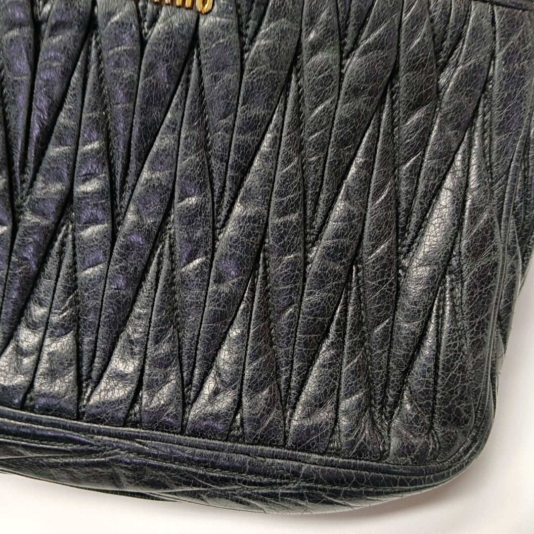 Authenticated pre-owned  Matelassé Lambskin Black - Shoulder Bag at Looply