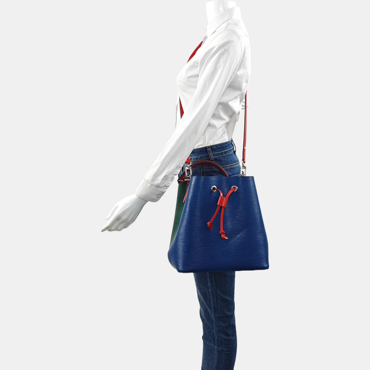 Authenticated pre-owned  NÉONOÉ MM Epi Blue - Crossbody Bag at Looply
