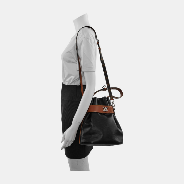 Authenticated pre-owned  Twist Epi Black - Shoulder Bag at Looply