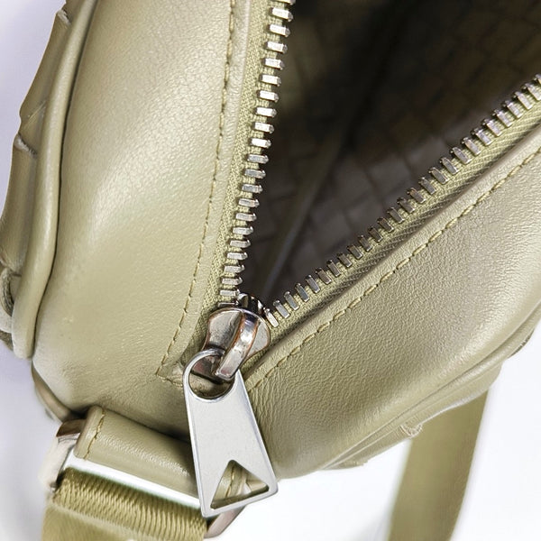 Intrecciato Small Calfskin Gre - Image 3