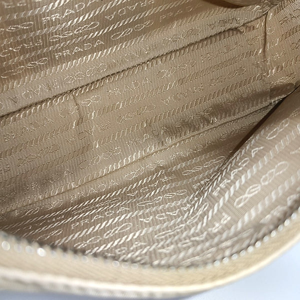 Authenticated pre-owned  Re-Edition2005 Nylon Beige - Shoulder Bag at Looply