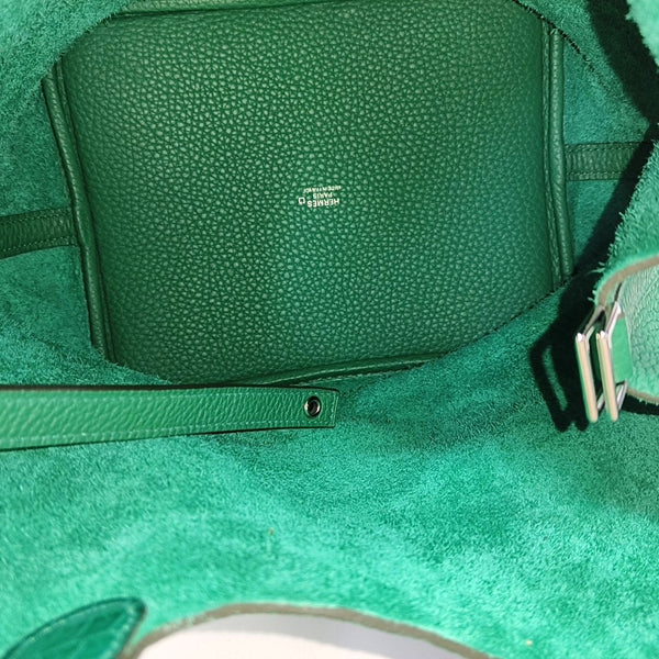 Authenticated pre-owned  Picotin Lock 22 Clemence Green - Top Handle Bag at Looply