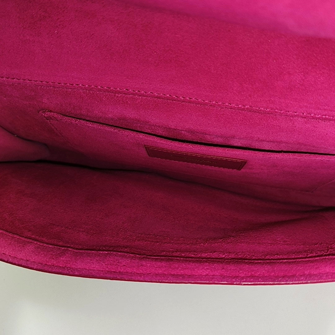 Authenticated pre-owned  Chyc Y Ligne Calfskin Pink - Clutch at Looply