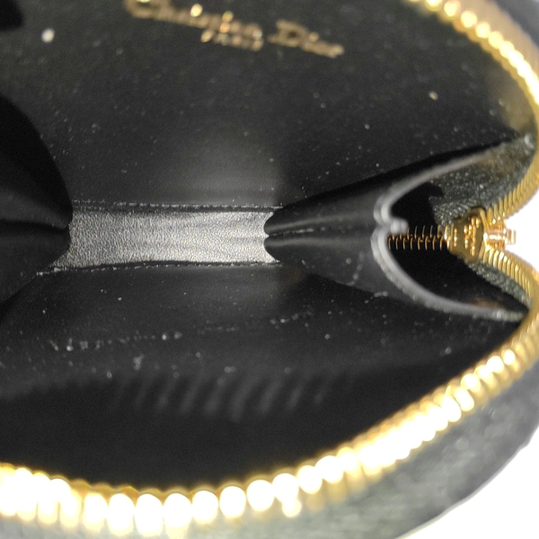 Authenticated pre-owned  Dior Caro Calfskin Black - Shoulder Bag at Looply