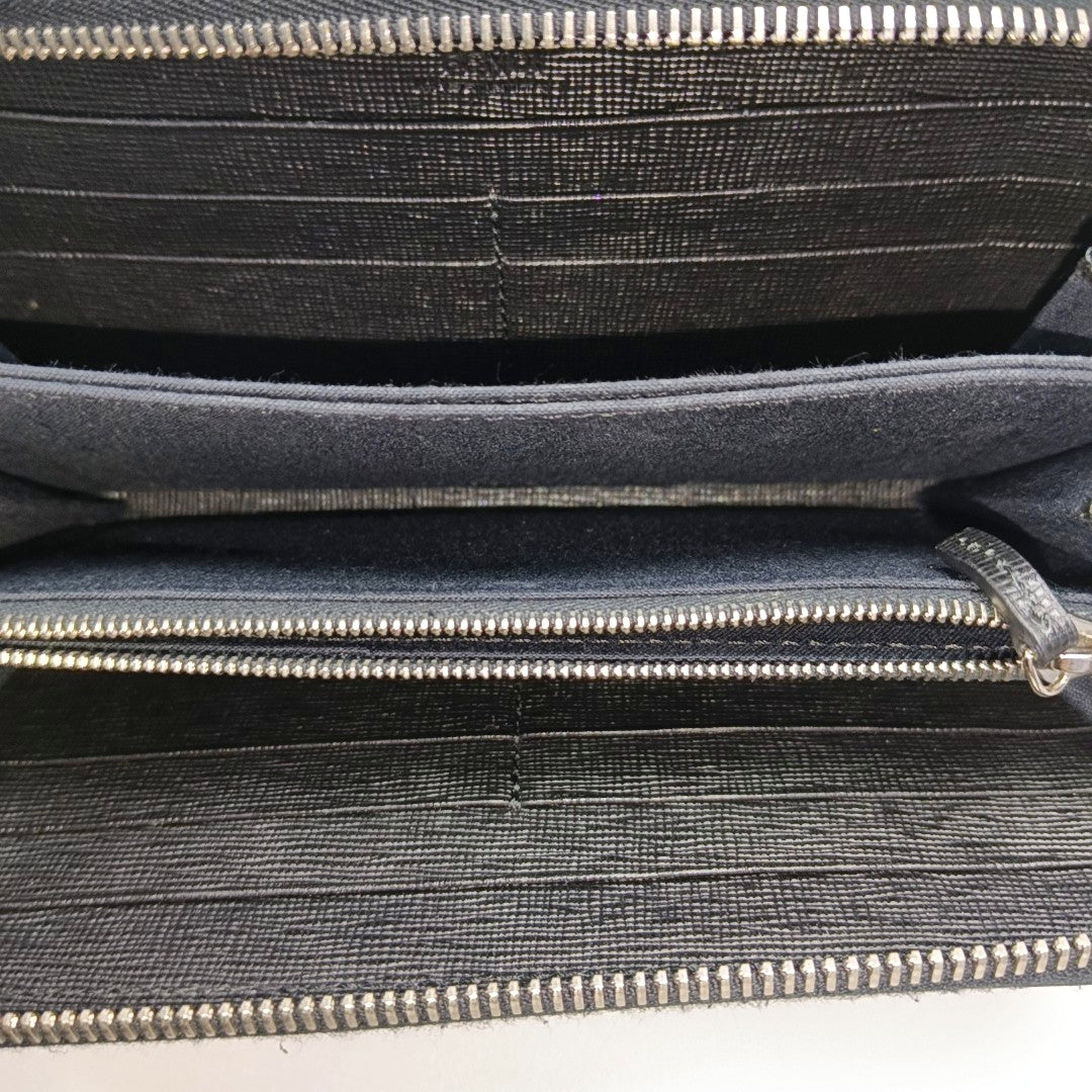 Authenticated pre-owned  Karlito Calfskin Black Wallet - Wallet at Looply