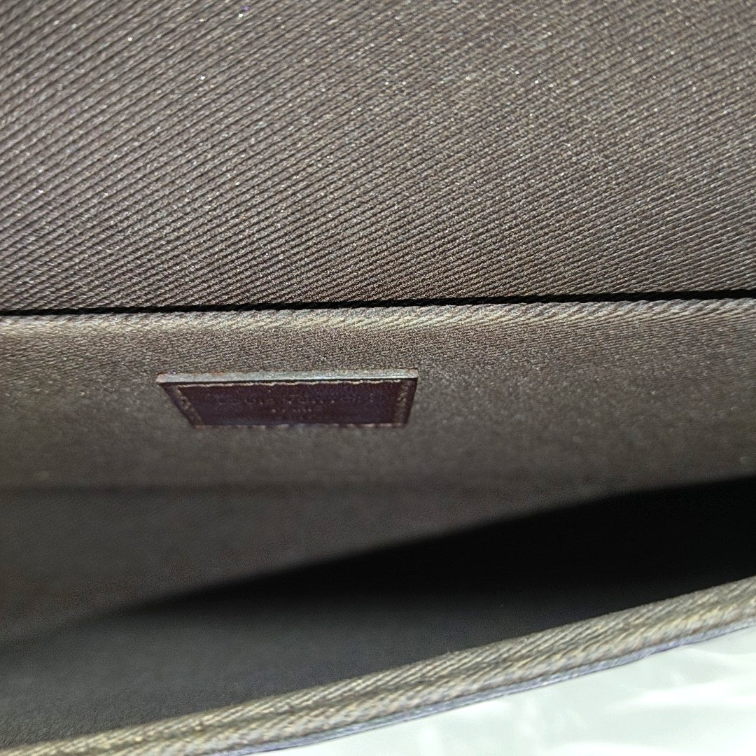 Authenticated pre-owned  Félicie Monogram Patent Leather Burgundy - Shoulder Bag at Looply