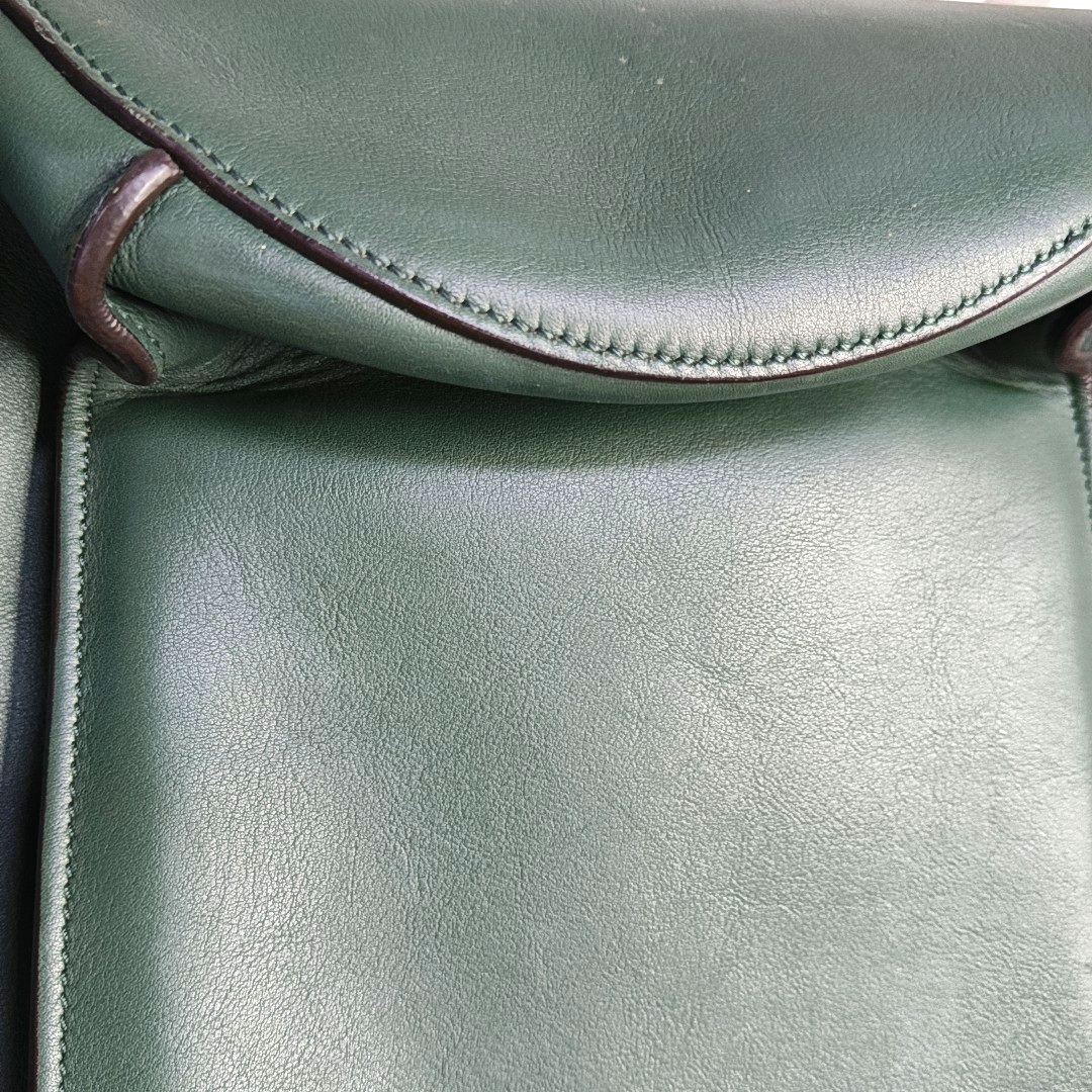 Authenticated pre-owned  Big Bag Calfskin Green - Shoulder Bag at Looply