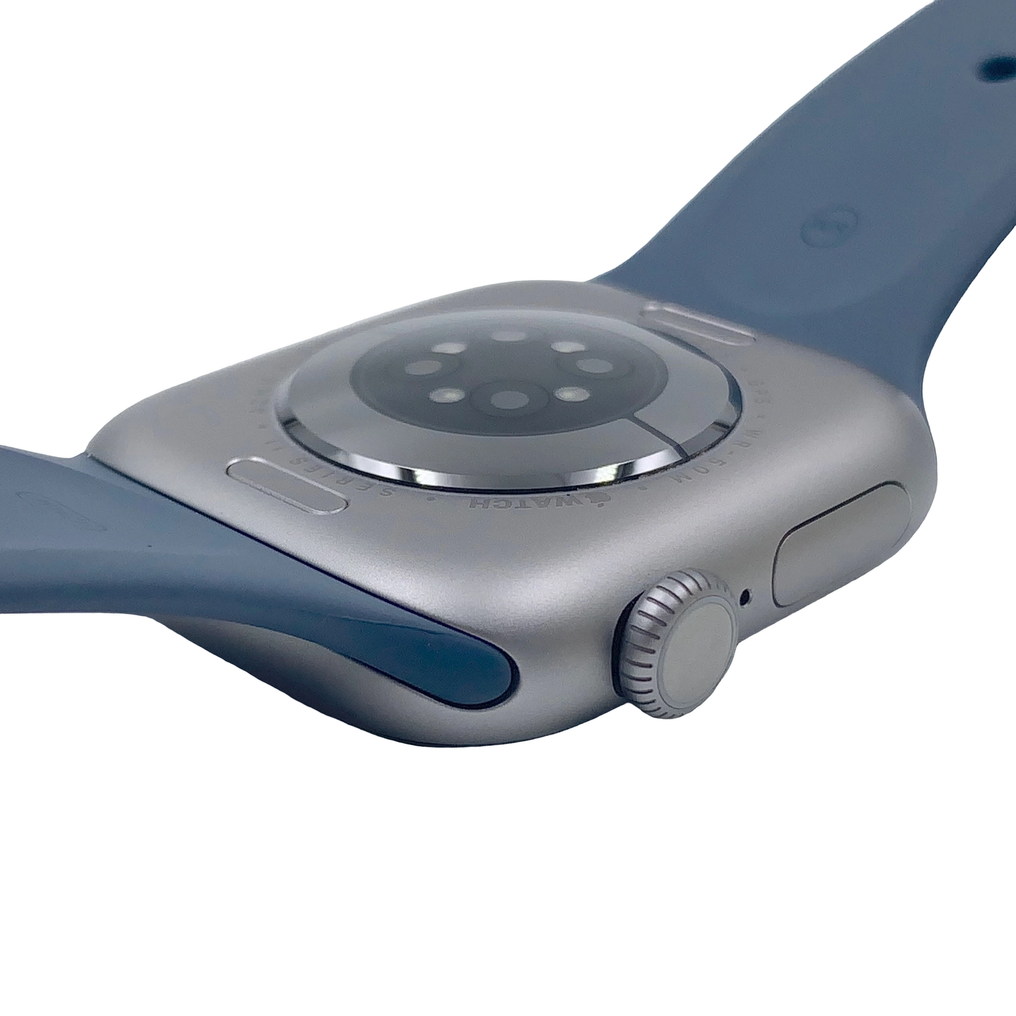 Authenticated pre-owned  Watch Series 11 -  at Looply