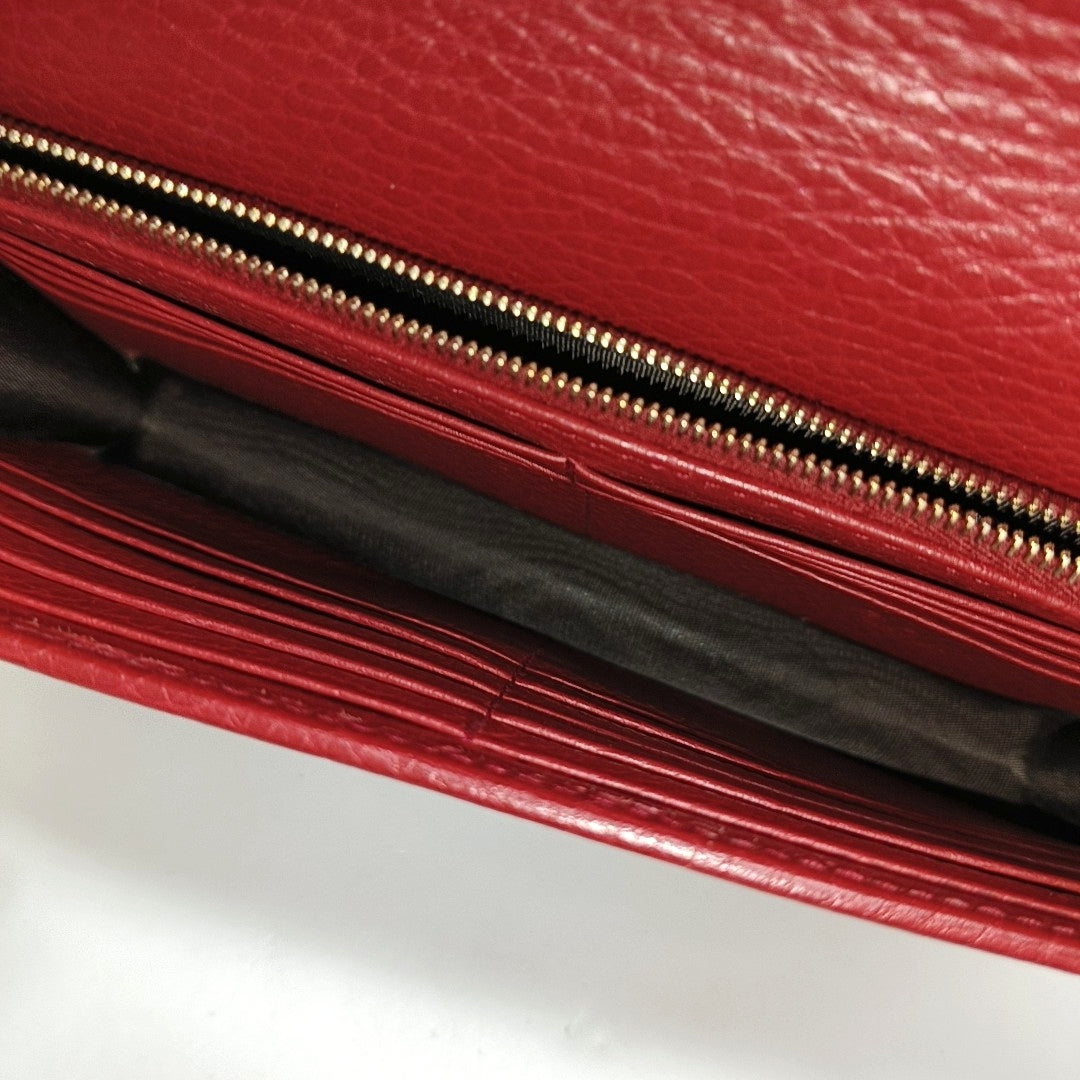 Authenticated pre-owned  Interlocking G Calfskin Red - Crossbody Bag at Looply
