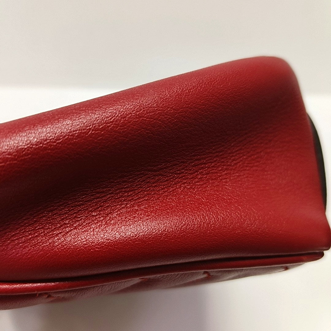 Authenticated pre-owned  GG Marmont Medium Calfskin Red - Shoulder Bag at Looply