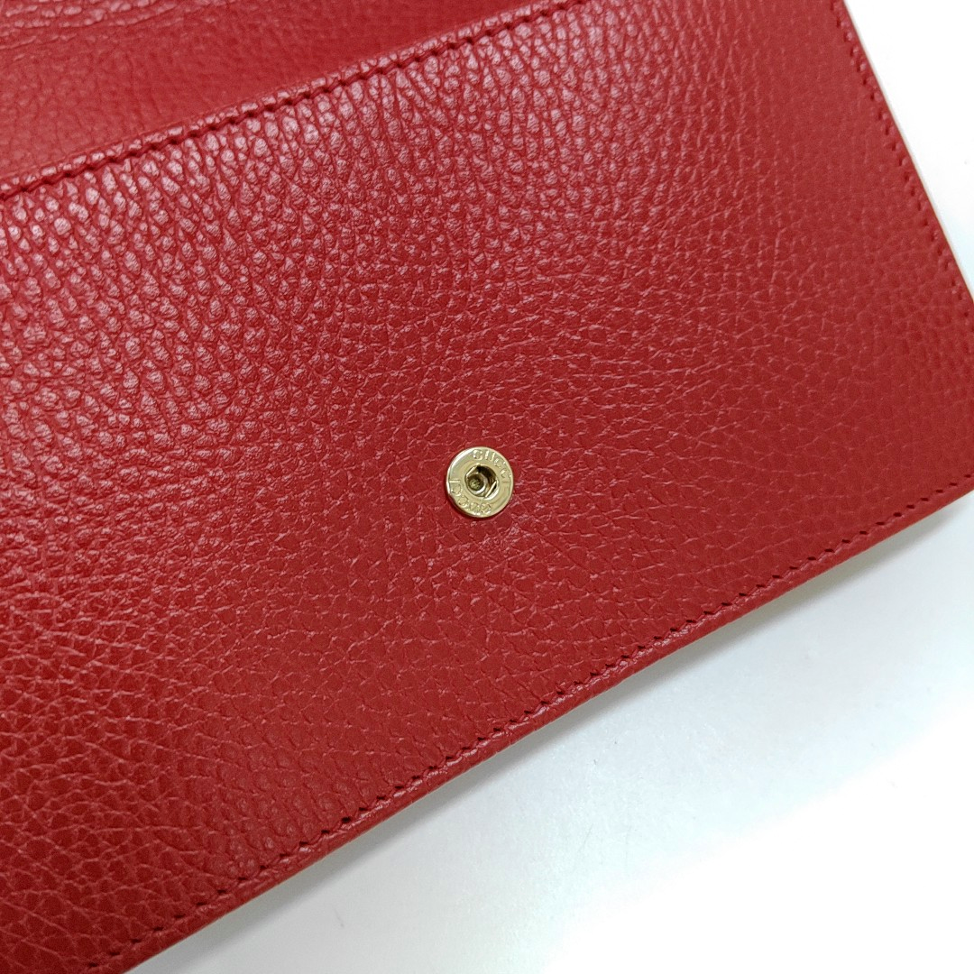 Authenticated pre-owned  Interlocking G Calfskin Red - Handbags at Looply