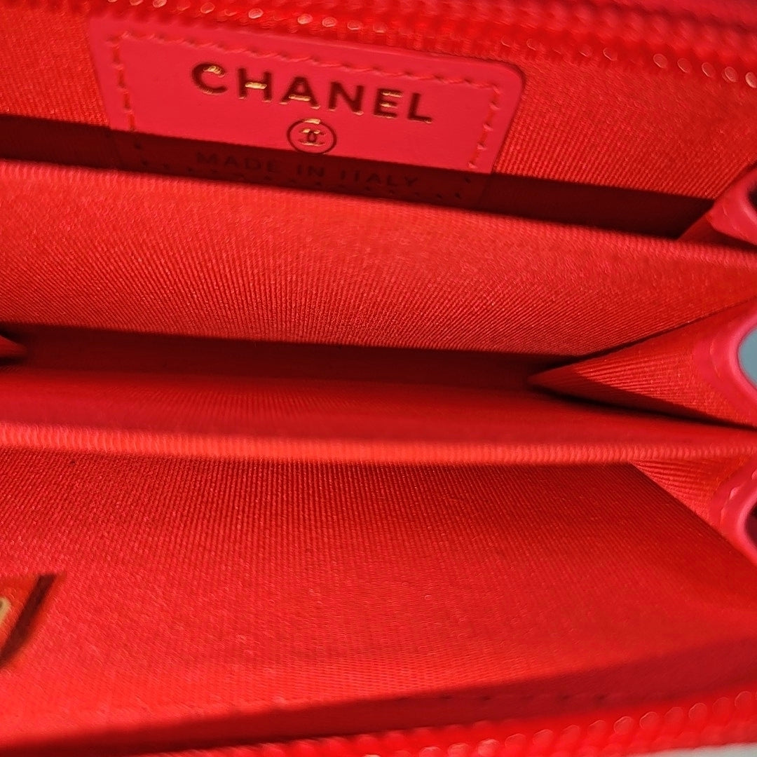 Authenticated pre-owned  Boy Chanel Quilted Patent Calfskin Pink Card Holder - Card Holder at Looply