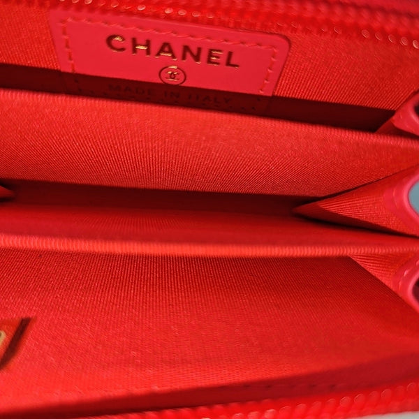Authenticated pre-owned  Boy Chanel Quilted Patent Calfskin Pink Card Holder - Card Holder at Looply