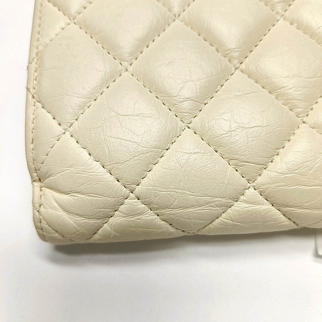 Authenticated pre-owned  2.55 Quilted Calfskin White Wallet - Wallet at Looply
