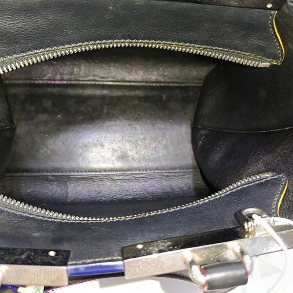 Authenticated pre-owned  3Jours Calfskin Black - Shoulder Bag at Looply