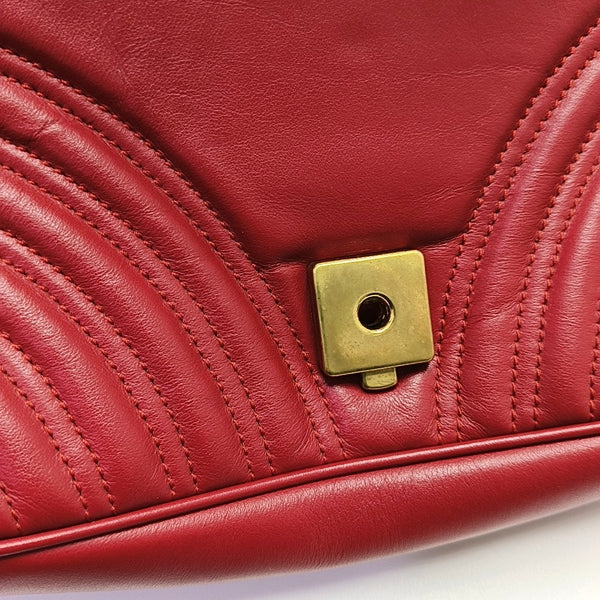 Authenticated pre-owned  GG Marmont Medium Calfskin Red - Shoulder Bag at Looply