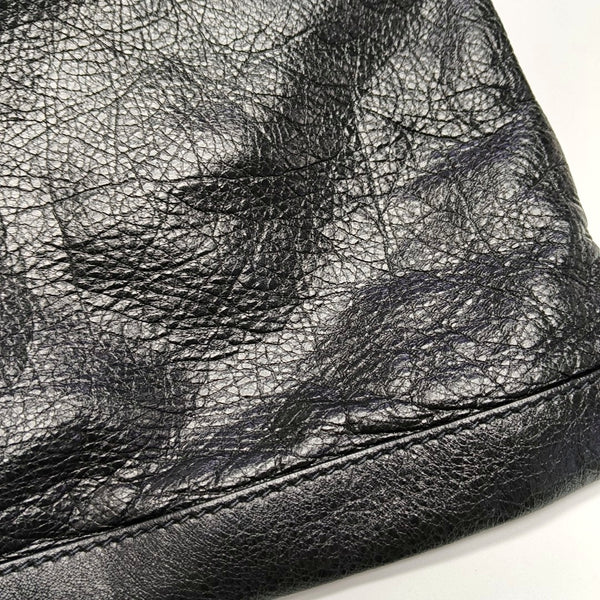 Authenticated pre-owned  Classic City Medium Lambskin Black - Clutch at Looply