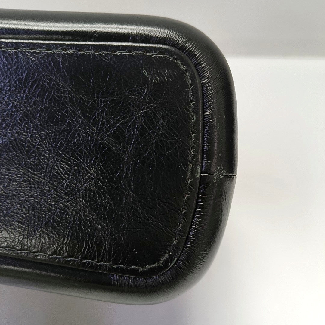 Authenticated pre-owned  Gabrielle Medium Wool Black - Shoulder Bag at Looply