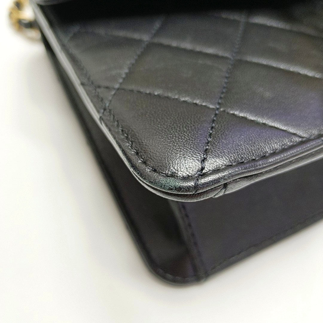 Authenticated pre-owned  Classic Flap Small Quilted Lambskin Black - Crossbody Bag at Looply