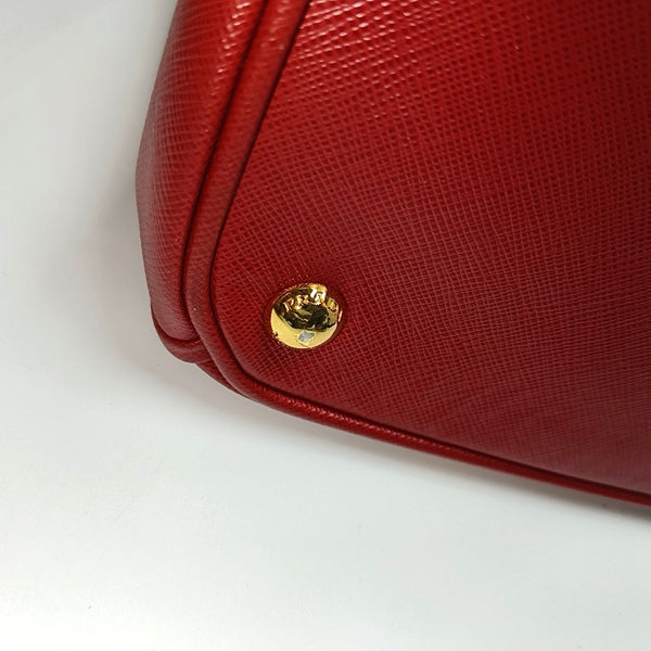 Authenticated pre-owned  Galleria Small Calfskin Red - Top Handle Bag at Looply