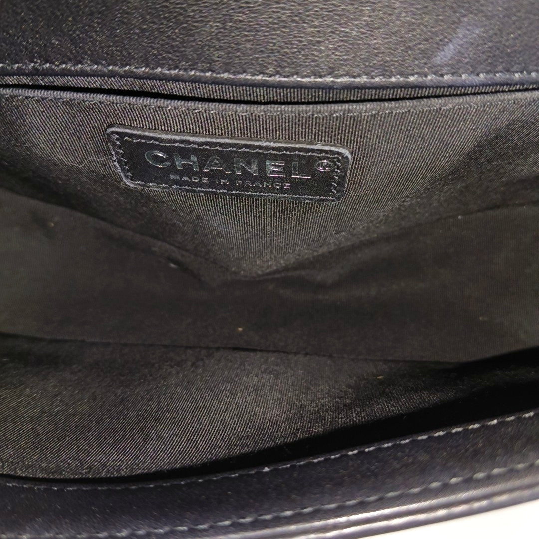 BOY CHANEL Medium Quilted Calfskin Black