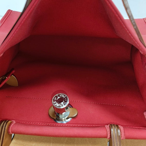 Authenticated pre-owned  Herbag 31 Canvas Pink - Shoulder Bag at Looply