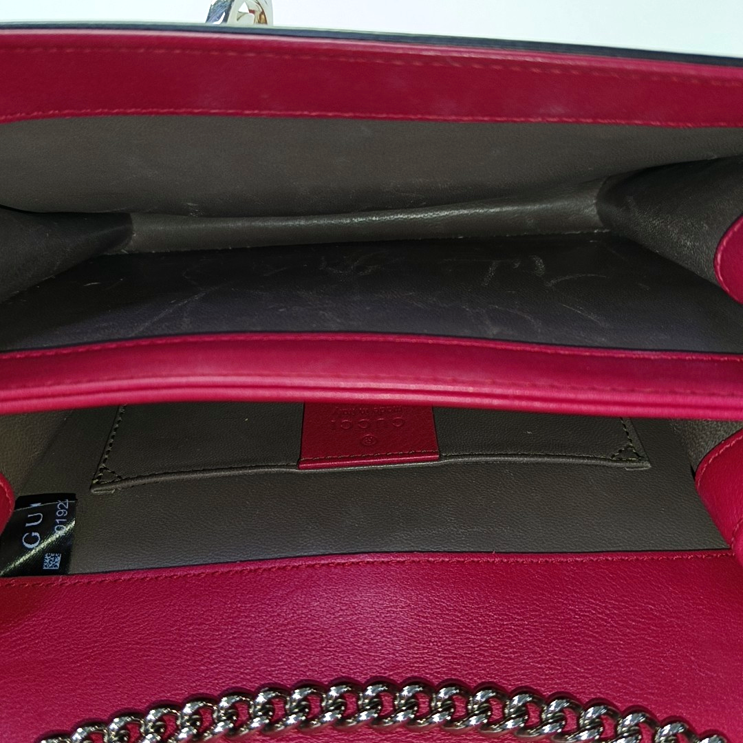 Authenticated pre-owned  Interlocking G Small Calfskin Pink - Shoulder Bag at Looply