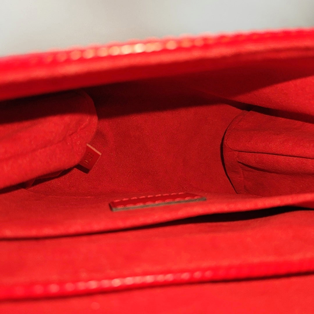 Authenticated pre-owned  Locky BB Epi Red - Shoulder Bag at Looply