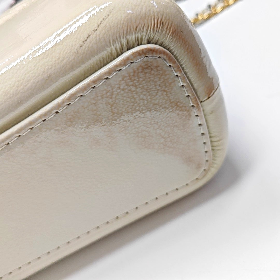 Authenticated pre-owned  Gabrielle Medium Quilted Lambskin White - Shoulder Bag at Looply