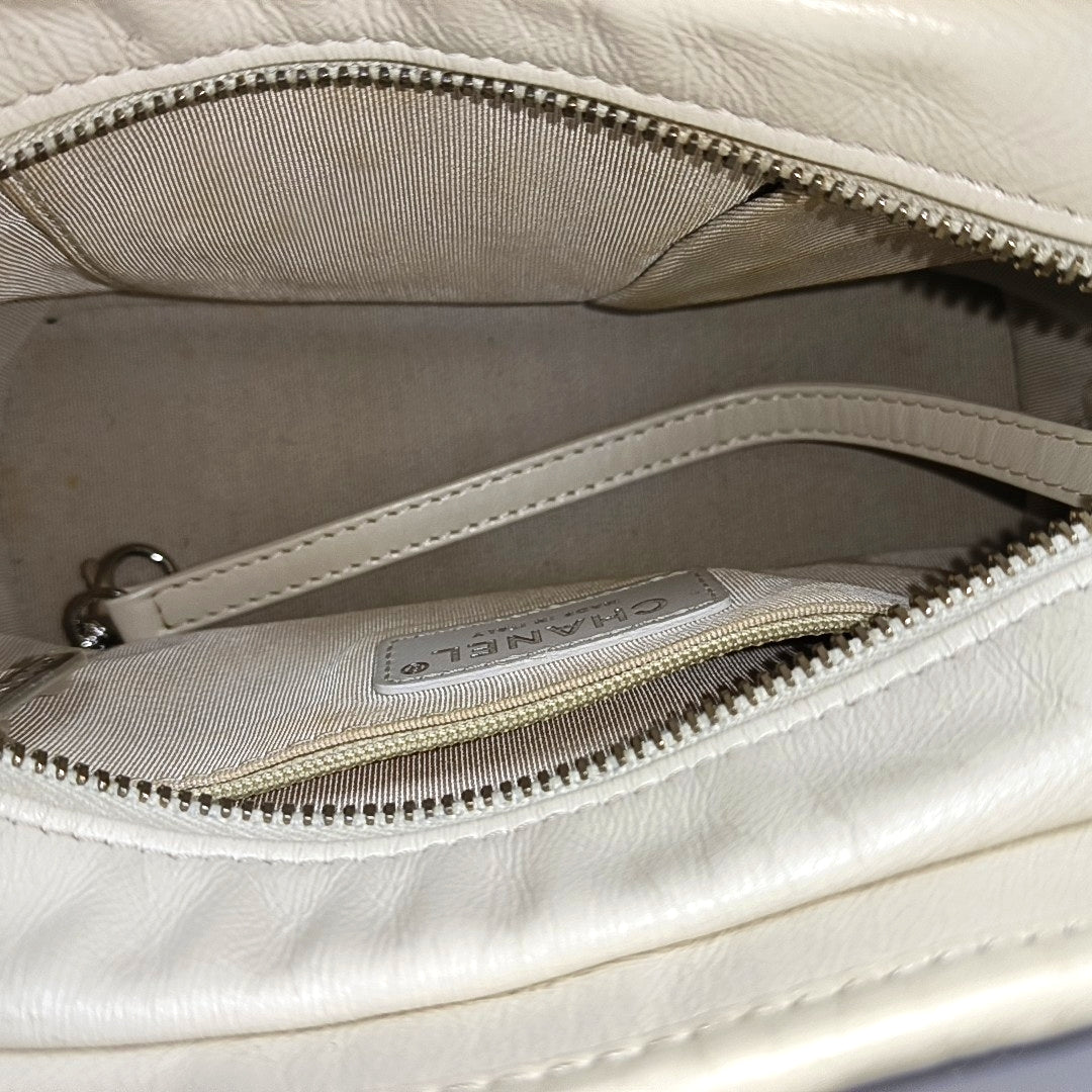 Authenticated pre-owned  Gabrielle Small Quilted Wool Beige - Shoulder Bag at Looply