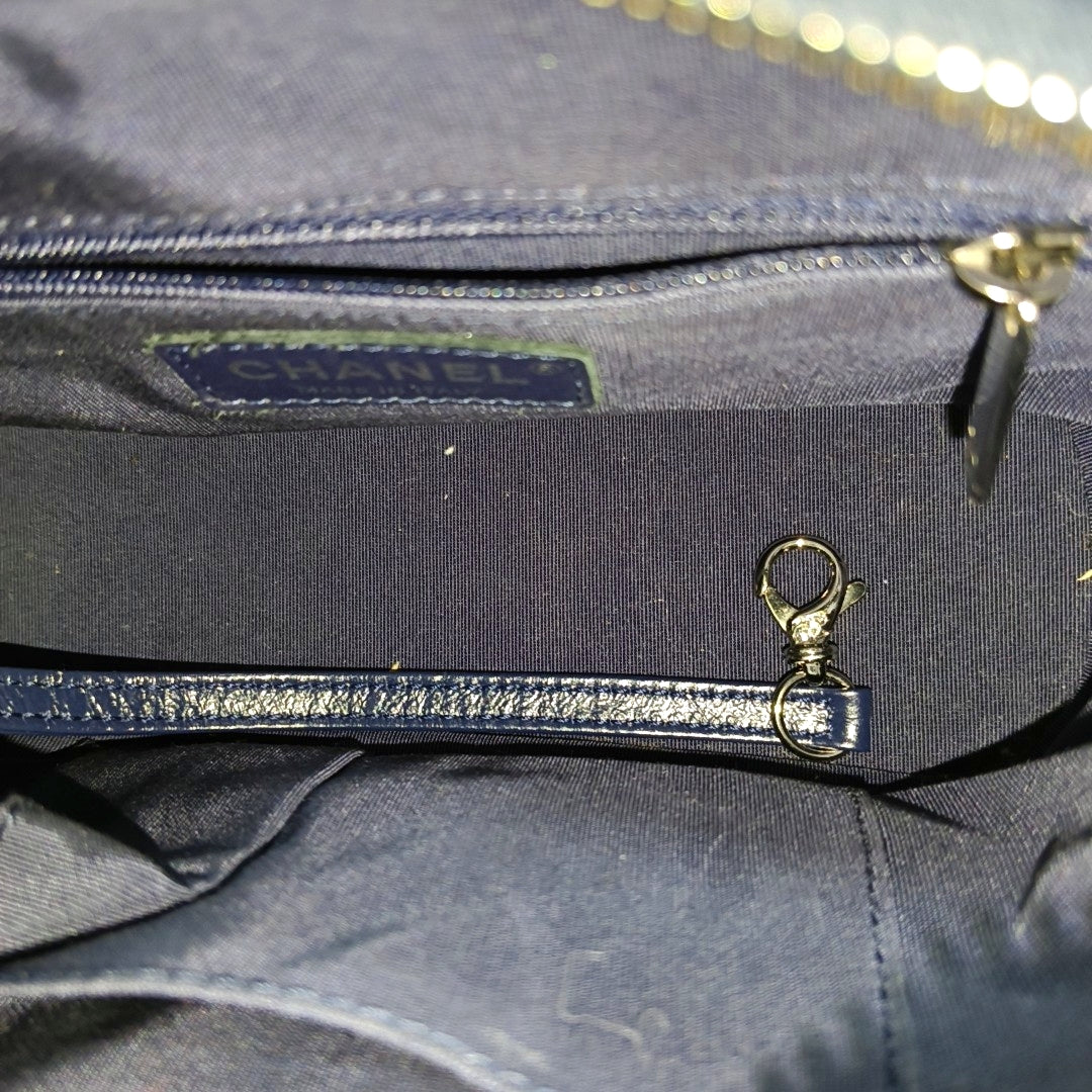 Authenticated pre-owned  Gabrielle Small Fabric Blue - Shoulder Bag at Looply